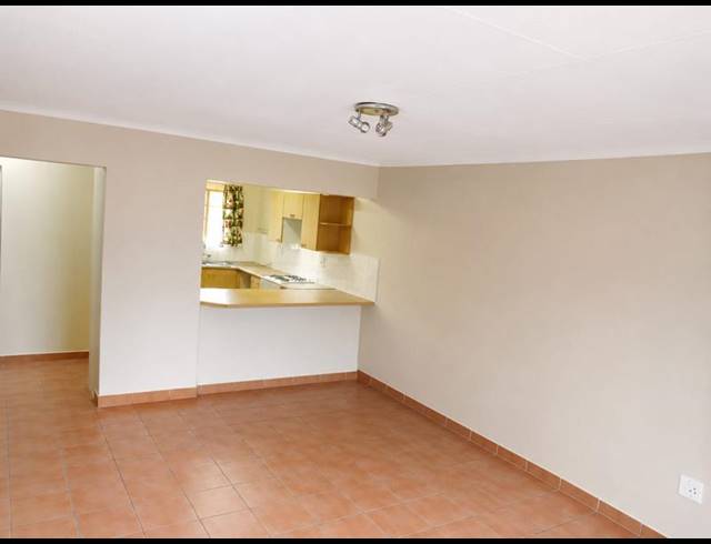 2 BEDROOM TOWNHOUSE FOR SALE IN ELDORAIGNE